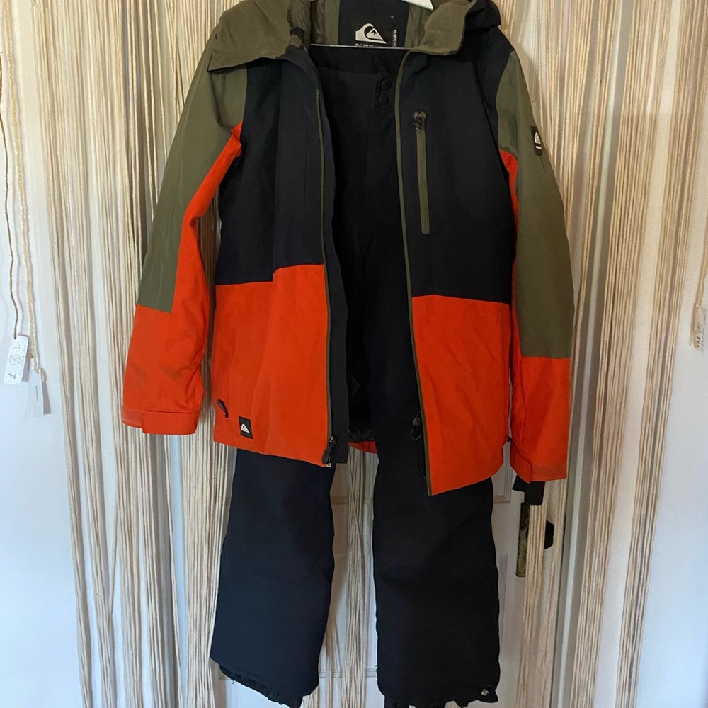 Quiksilver ski/snowboard set pants & jacket!!